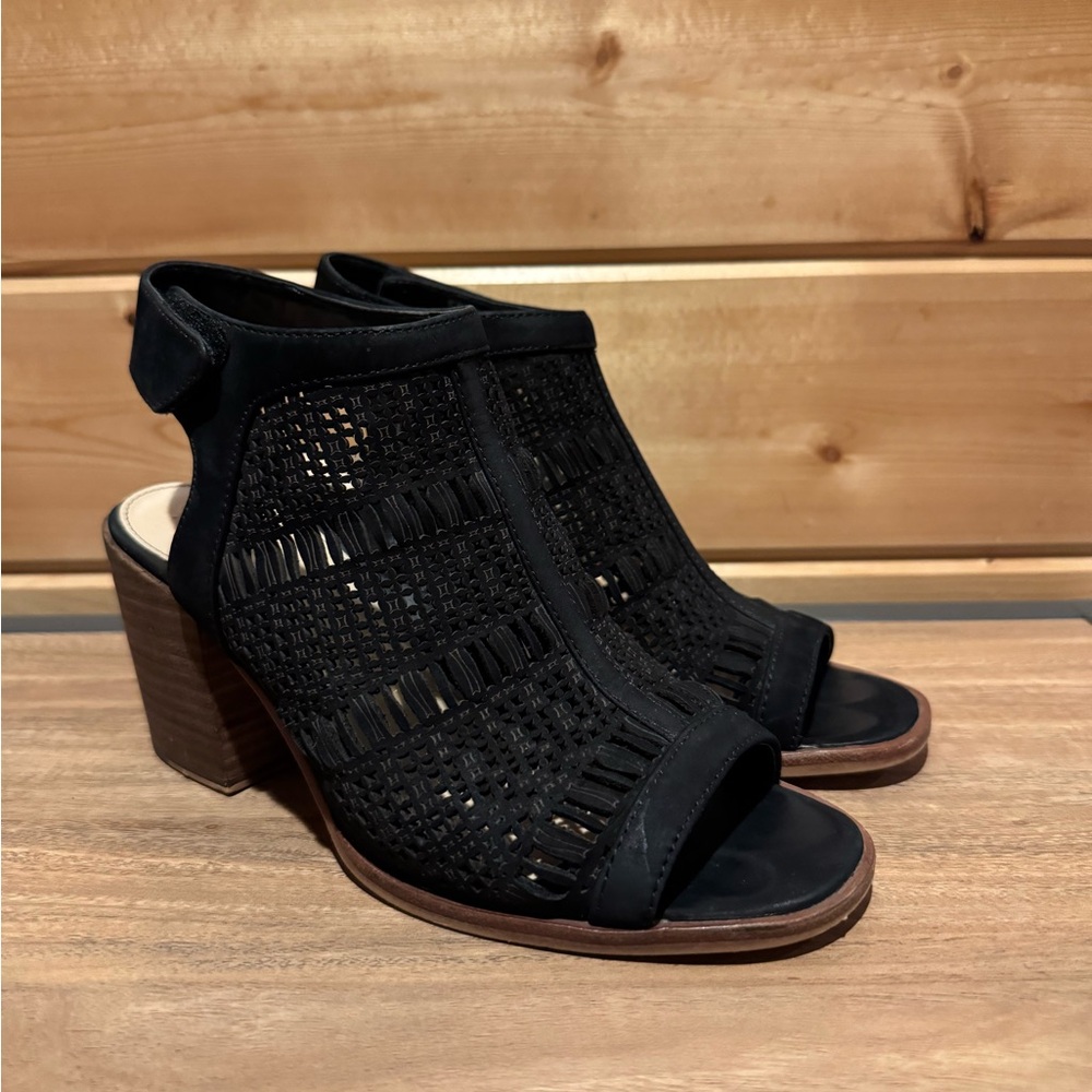 Great Condition - Vince Camuto Keannie Sandals - Size 6.5